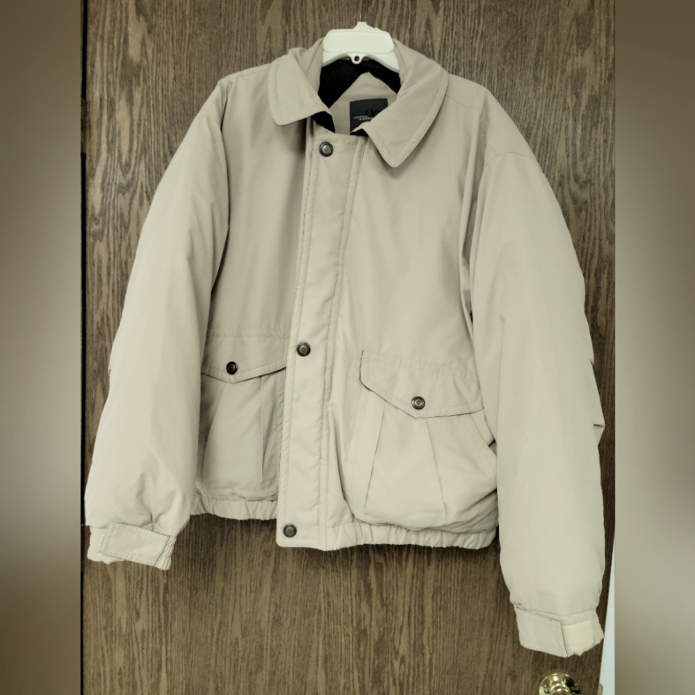 Mens cream Down Jacket size XL Outdoor Exchange